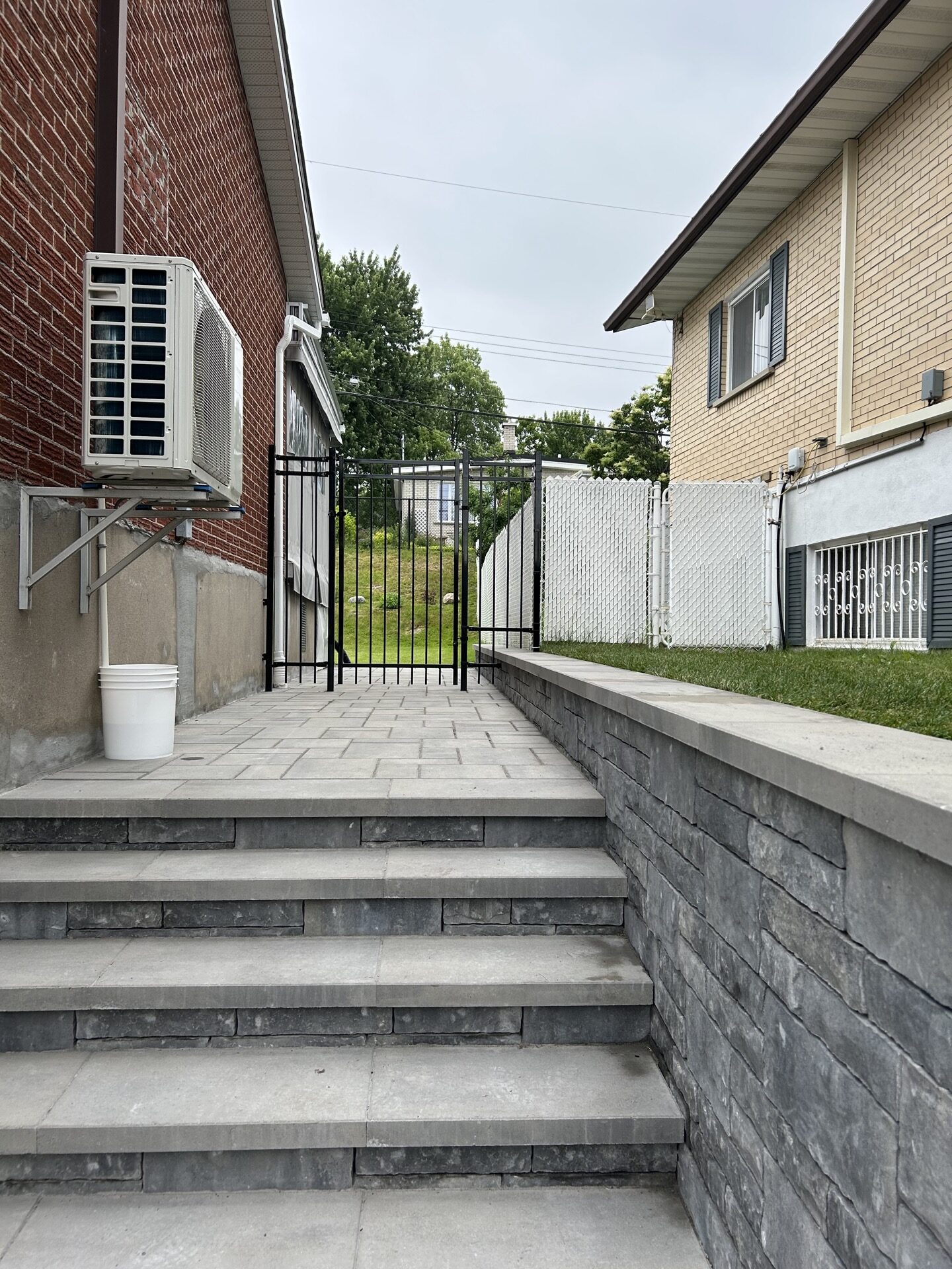 GALLERIE_ENTREE-ESCALIER_3